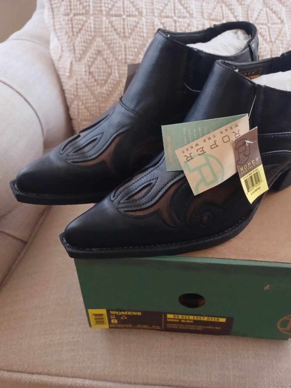 Roper women's faux leather shorty shoe boot-new with tags